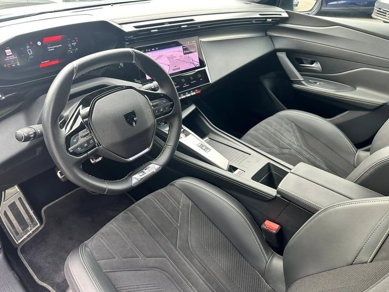 Photo de la voiture PEUGEOT 308 SW PureTech 130ch S&S EAT8 GT