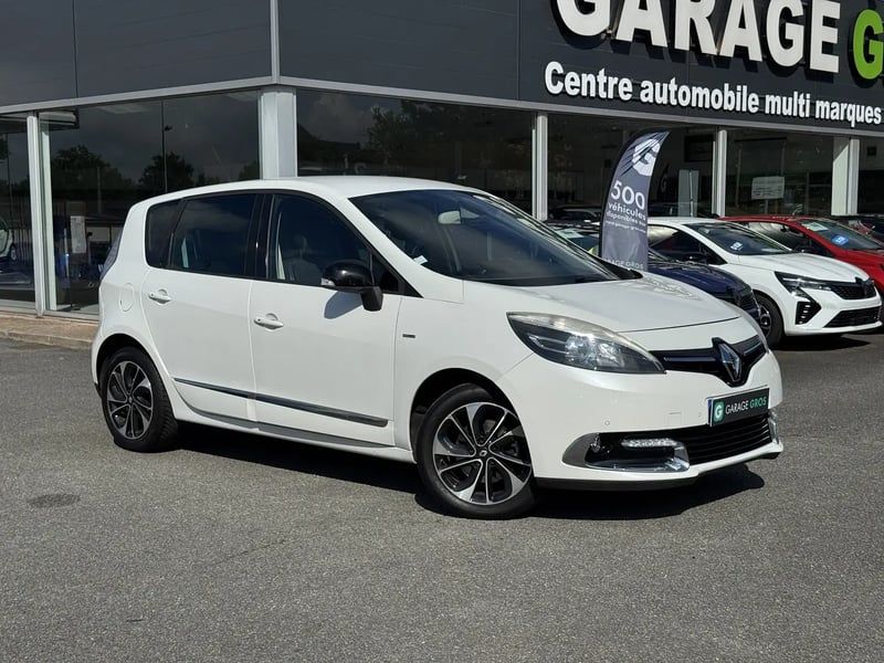 Photo de la voiture RENAULT SCENIC III dCi 110 Energy eco2 Bose Edition