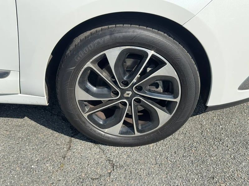 Photo de la voiture RENAULT SCENIC III dCi 110 Energy eco2 Bose Edition