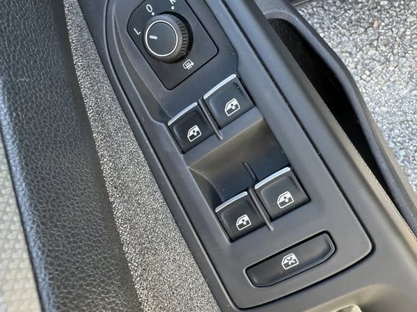 Photo de la voiture VOLKSWAGEN GOLF 2.0 TDI SCR 150 DSG7 Life Plus