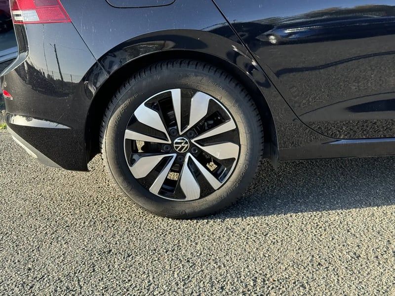 Photo de la voiture VOLKSWAGEN GOLF 2.0 TDI SCR 150 DSG7 Life Plus