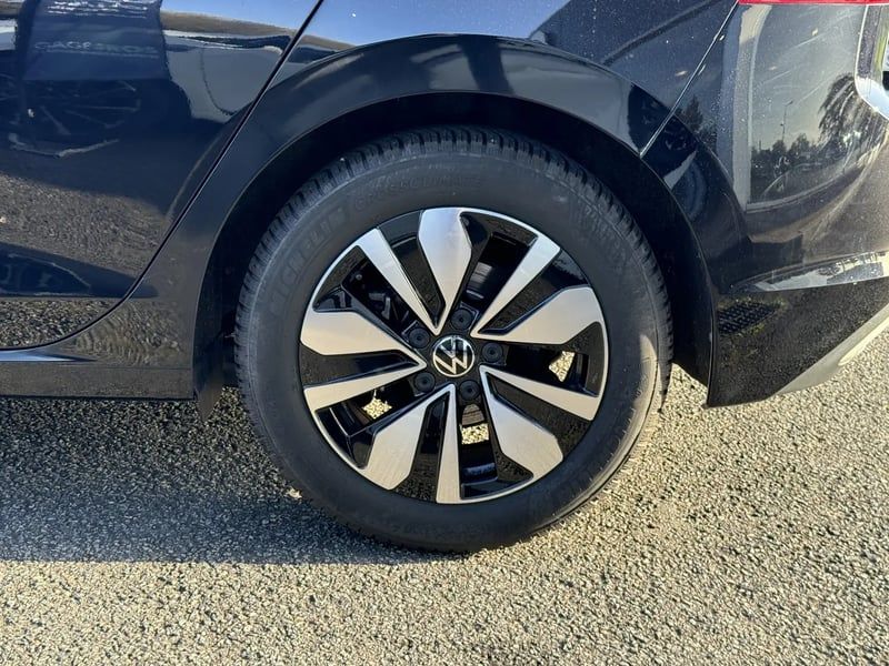 Photo de la voiture VOLKSWAGEN GOLF 2.0 TDI SCR 150 DSG7 Life Plus