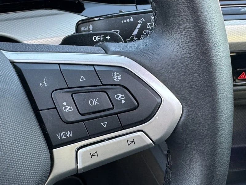 Photo de la voiture VOLKSWAGEN GOLF 2.0 TDI SCR 150 DSG7 Life Plus