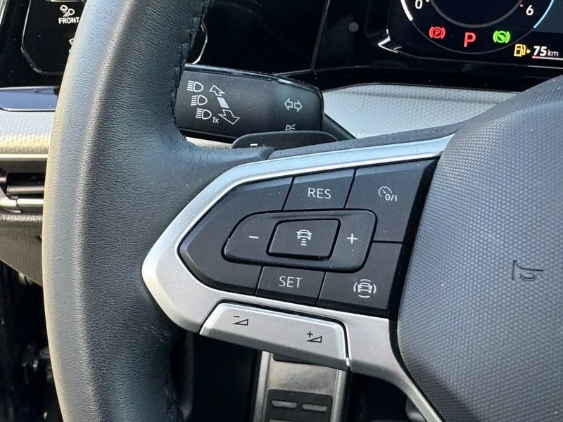 Photo de la voiture VOLKSWAGEN GOLF 2.0 TDI SCR 150 DSG7 Life Plus