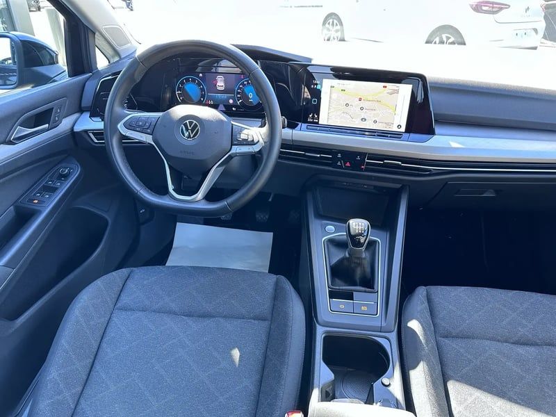 Photo de la voiture VOLKSWAGEN GOLF 2.0 TDI SCR 150 DSG7 Life Plus