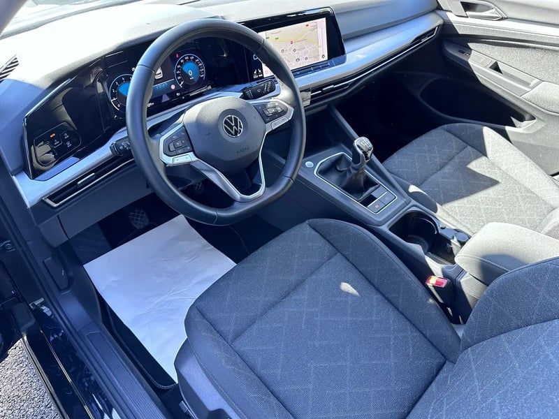 Photo de la voiture VOLKSWAGEN GOLF 2.0 TDI SCR 150 DSG7 Life Plus