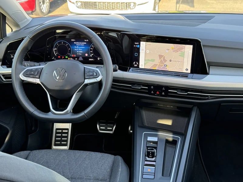 Photo de la voiture VOLKSWAGEN GOLF 2.0 TDI SCR 150 DSG7 Life Plus