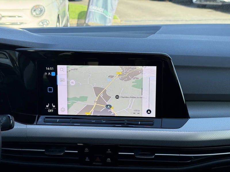 Photo de la voiture VOLKSWAGEN GOLF 2.0 TDI SCR 150 DSG7 Life Plus