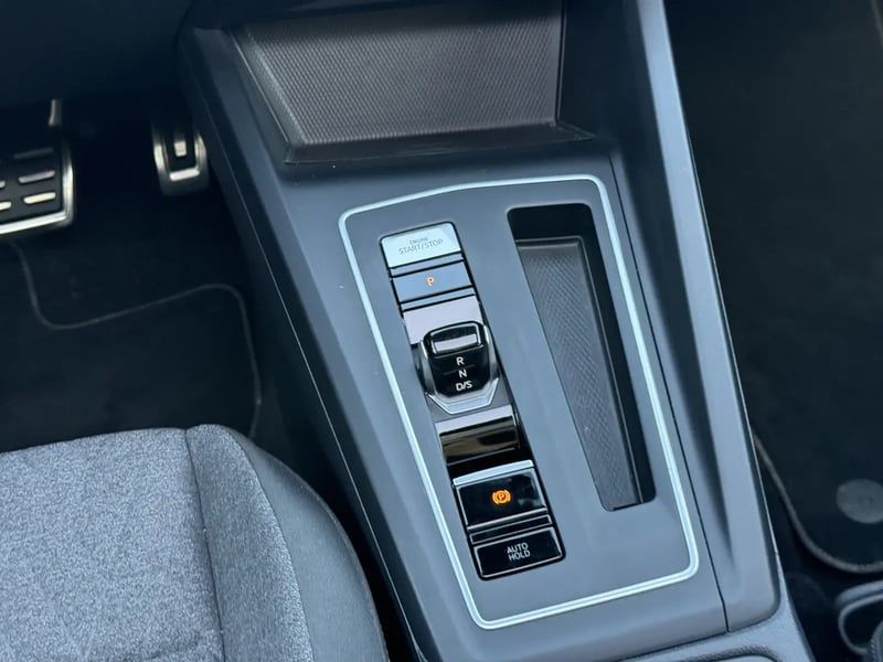 Photo de la voiture VOLKSWAGEN GOLF 2.0 TDI SCR 150 DSG7 Life Plus