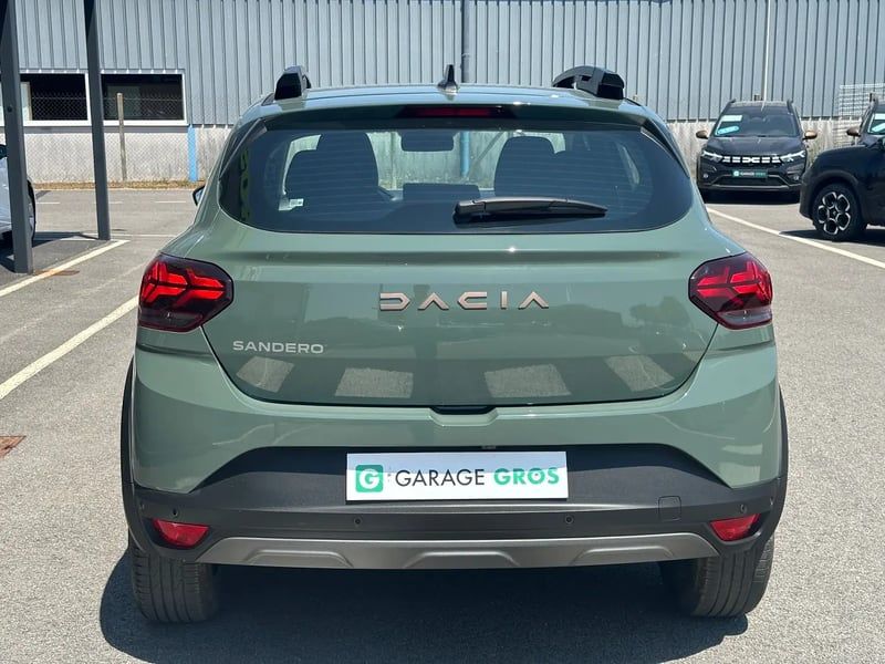 Photo de la voiture DACIA SANDERO ECO-G 100 GSR2 Stepway Extreme +