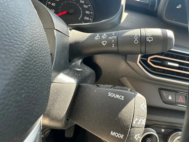Photo de la voiture DACIA SANDERO ECO-G 100 GSR2 Stepway Extreme +