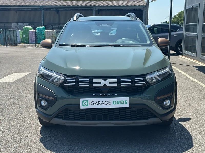 Photo de la voiture DACIA SANDERO ECO-G 100 GSR2 Stepway Extreme +