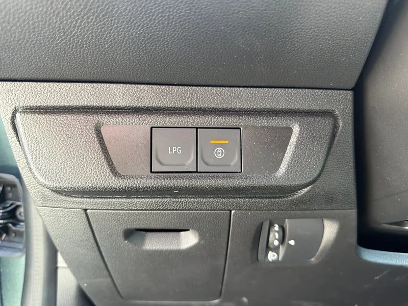 Photo de la voiture DACIA SANDERO ECO-G 100 GSR2 Stepway Extreme +
