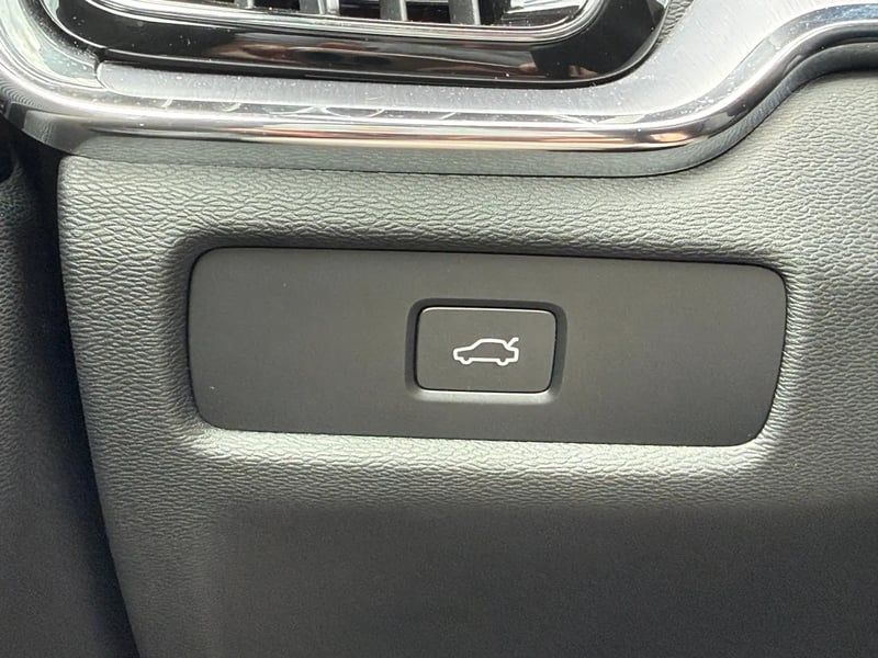 Photo de la voiture VOLVO S60 B4 197 ch DCT7 Start