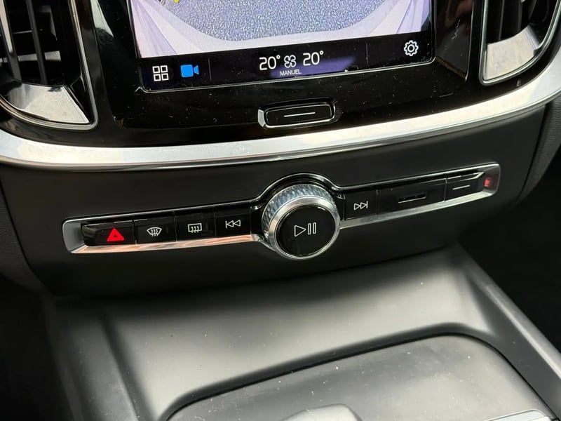 Photo de la voiture VOLVO S60 B4 197 ch DCT7 Start