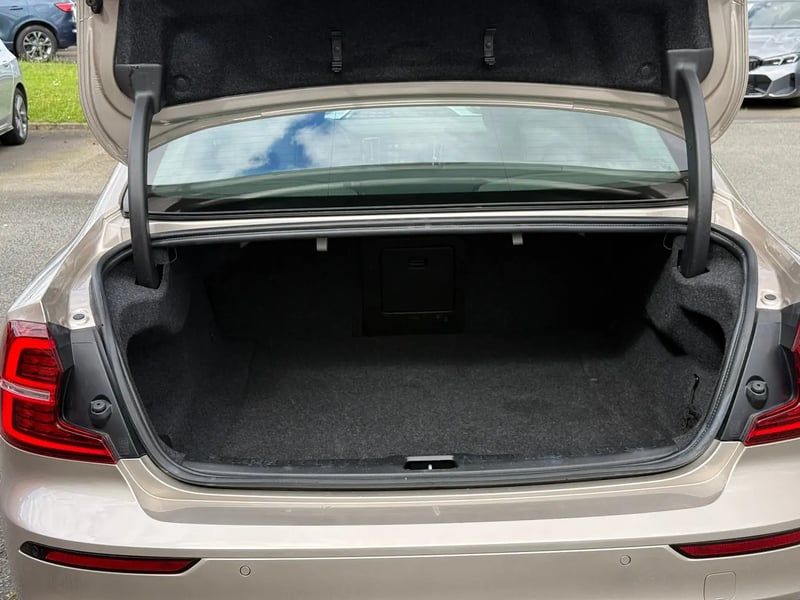 Photo de la voiture VOLVO S60 B4 197 ch DCT7 Start