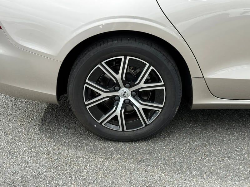Photo de la voiture VOLVO S60 B4 197 ch DCT7 Start