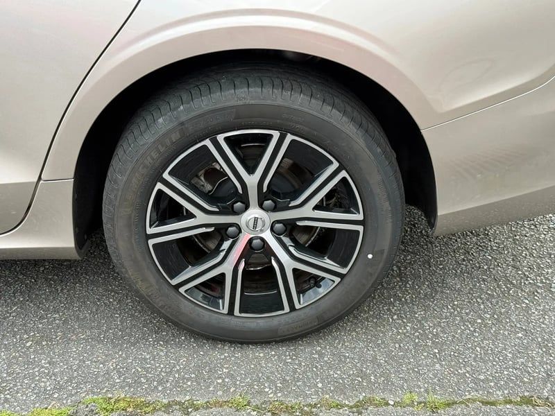 Photo de la voiture VOLVO S60 B4 197 ch DCT7 Start