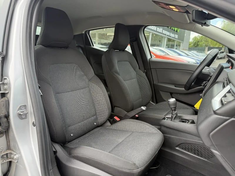 Photo de la voiture RENAULT CLIO V TCe 90 Equilibre
