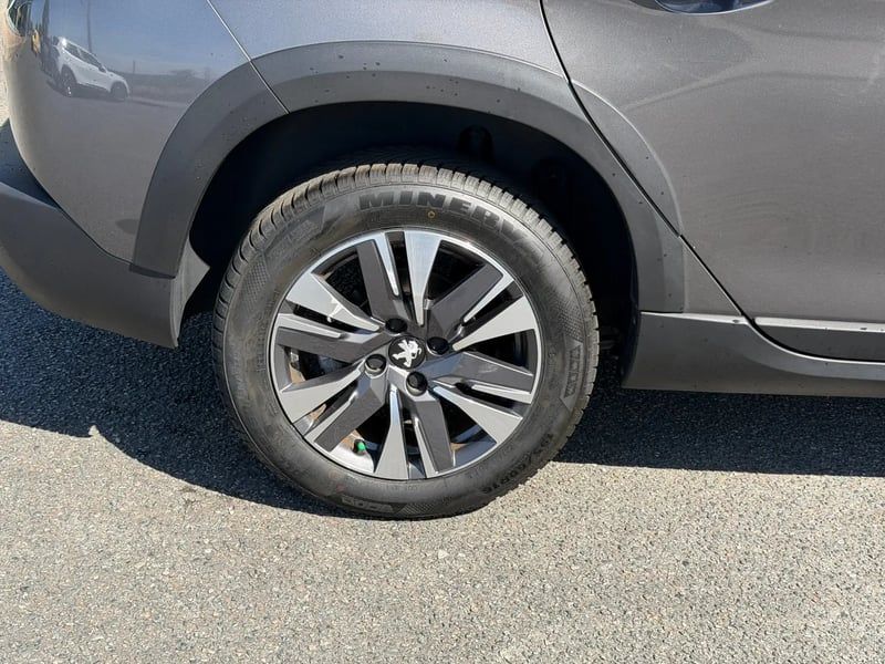 Photo de la voiture PEUGEOT 2008 1.6 BlueHDi 120ch S&S BVM6 Allure