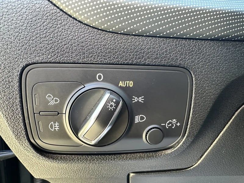 Photo de la voiture AUDI Q2 35 TFSI 150 S tronic 7 S line Plus