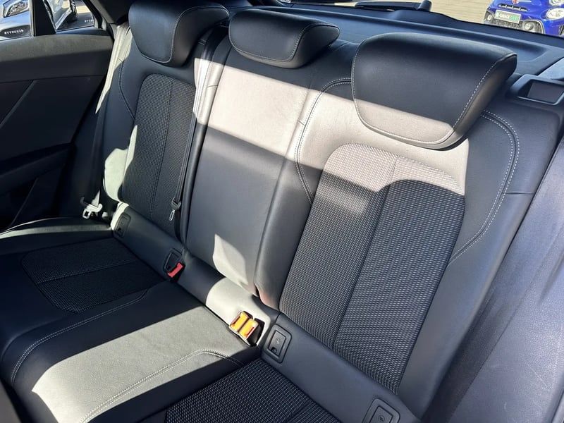 Photo de la voiture AUDI Q2 35 TFSI 150 S tronic 7 S line Plus