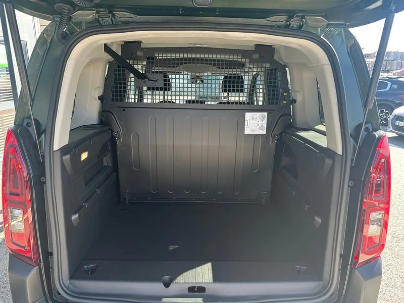 Photo de la voiture CITROEN BERLINGO Diesel 130 ch Automatique Max - 5P