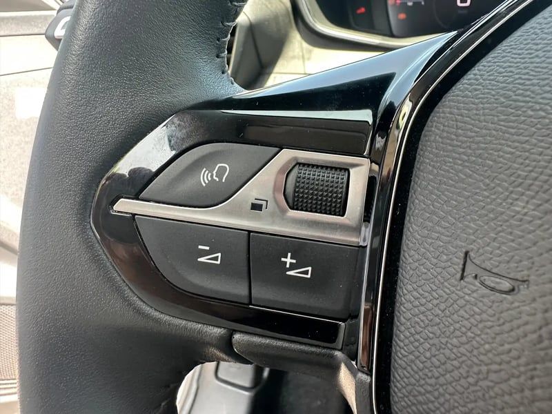 Photo de la voiture PEUGEOT 208 100 S&S BVM6 Allure