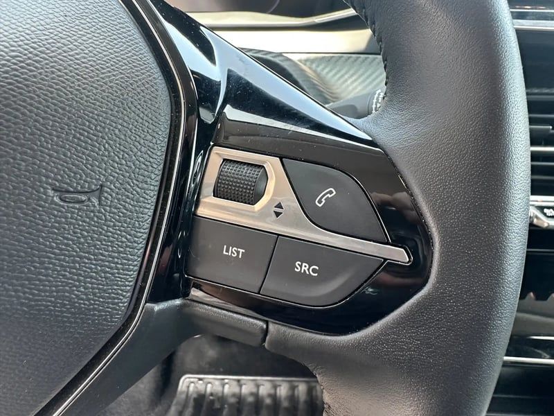 Photo de la voiture PEUGEOT 208 100 S&S BVM6 Allure