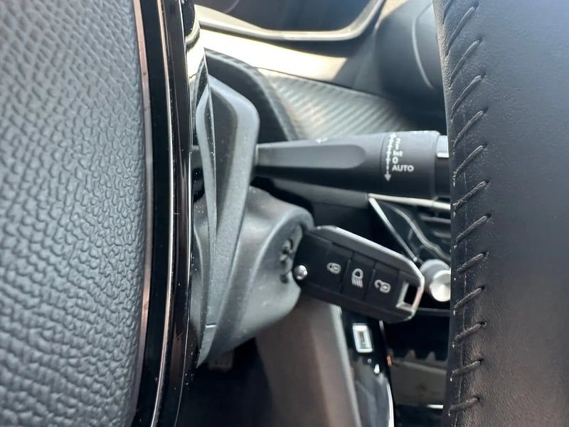 Photo de la voiture PEUGEOT 208 100 S&S BVM6 Allure