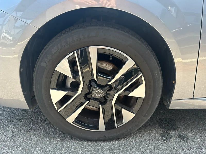 Photo de la voiture PEUGEOT 208 100 S&S BVM6 Allure