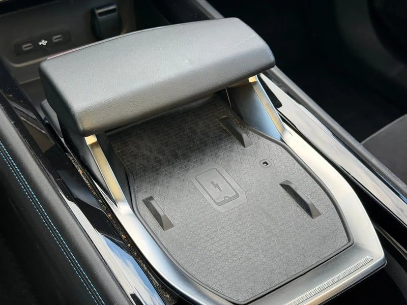 Photo de la voiture RENAULT RAFALE E-Tech full hybrid 200 ch esprit Alpine