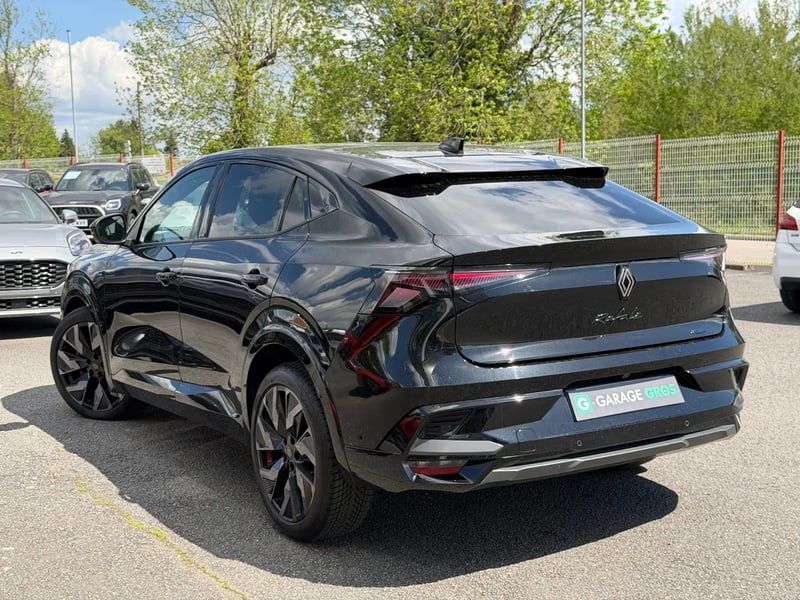 Photo de la voiture RENAULT RAFALE E-Tech full hybrid 200 ch esprit Alpine