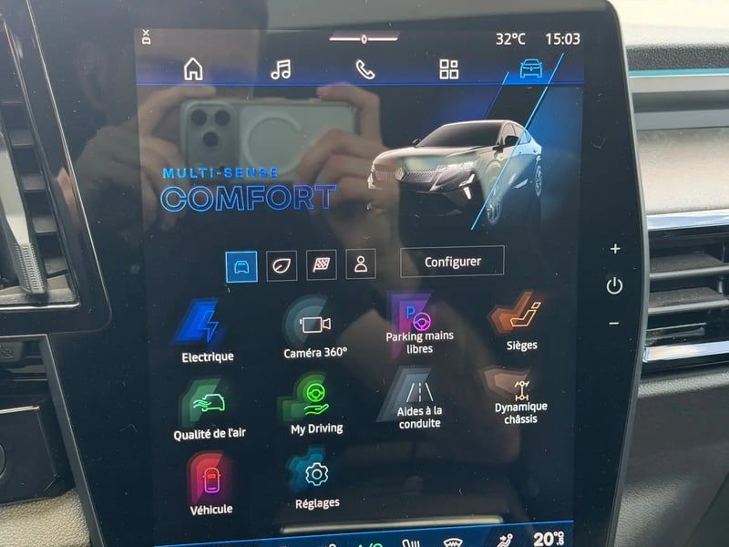 Photo de la voiture RENAULT RAFALE E-Tech full hybrid 200 ch esprit Alpine