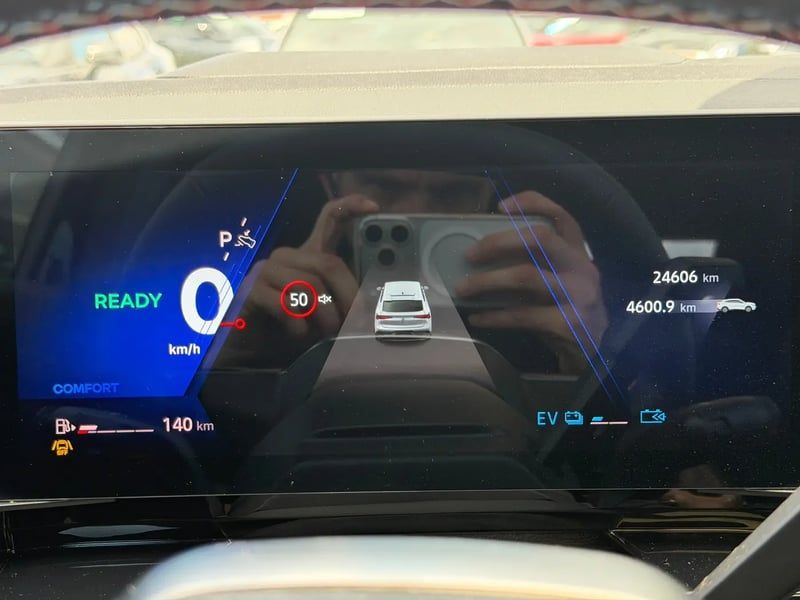 Photo de la voiture RENAULT RAFALE E-Tech full hybrid 200 ch esprit Alpine
