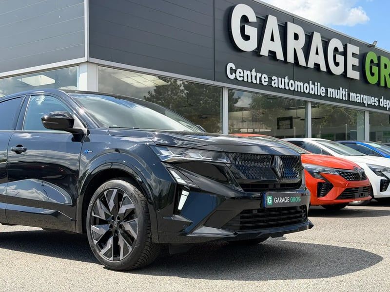 Photo de la voiture RENAULT RAFALE E-Tech full hybrid 200 ch esprit Alpine
