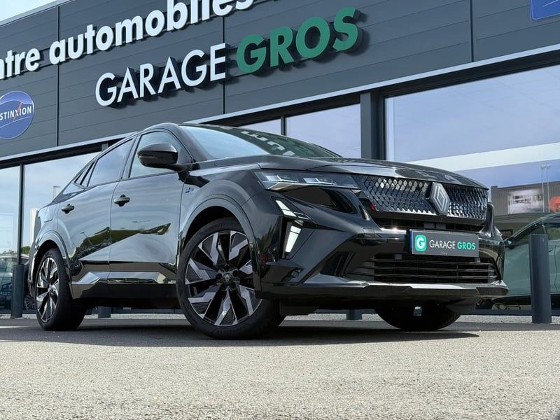 Photo de la voiture RENAULT RAFALE E-Tech full hybrid 200 ch esprit Alpine