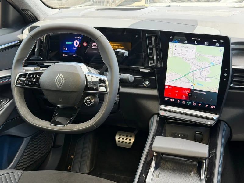 Photo de la voiture RENAULT RAFALE E-Tech full hybrid 200 ch esprit Alpine