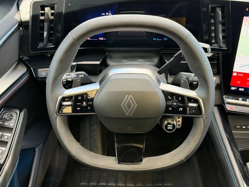Photo de la voiture RENAULT RAFALE E-Tech full hybrid 200 ch esprit Alpine