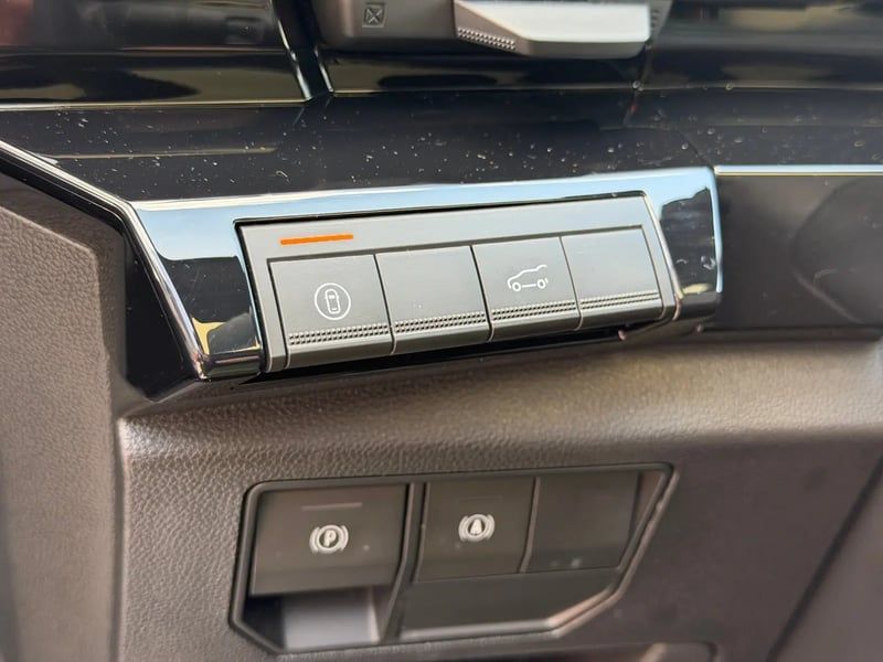 Photo de la voiture RENAULT RAFALE E-Tech full hybrid 200 ch esprit Alpine