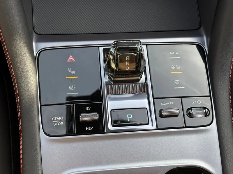 Photo de la voiture BYD SEAL U 1.5l DM-i 218 ch PHEV Boost