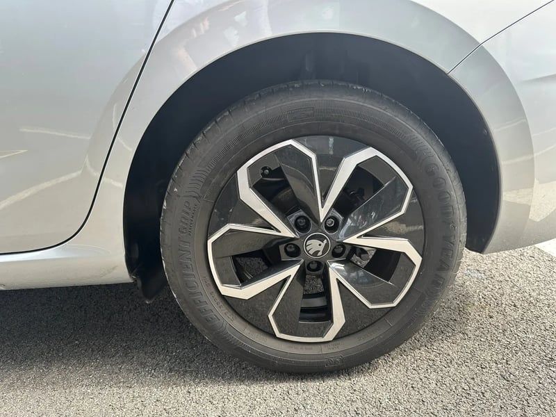 Photo de la voiture SKODA SCALA 1.0 TSI Evo 2 116 ch BVM6 Selection