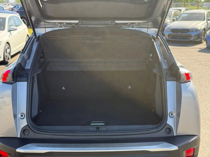 Photo de la voiture PEUGEOT 2008 BlueHDi 110 S&S BVM6 Allure Pack
