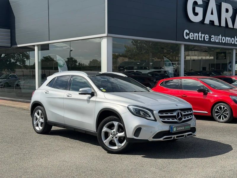 Photo de la voiture MERCEDES-BENZ GLA 200 d 7-G DCT Sensation