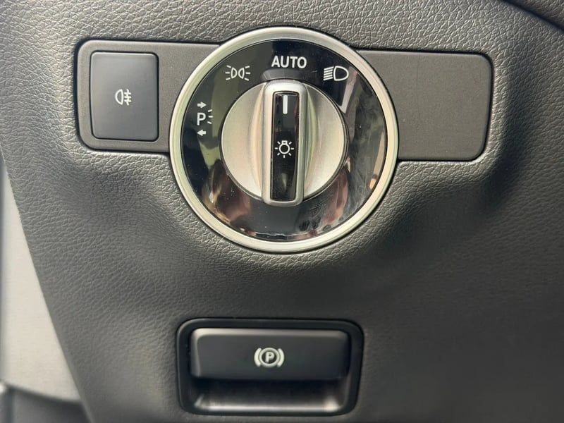 Photo de la voiture MERCEDES-BENZ GLA 200 d 7-G DCT Sensation