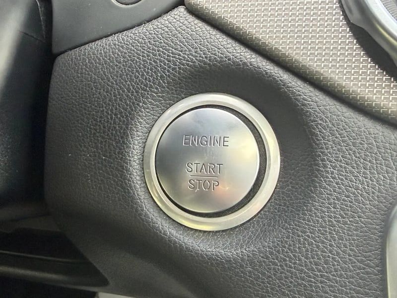 Photo de la voiture MERCEDES-BENZ GLA 200 d 7-G DCT Sensation