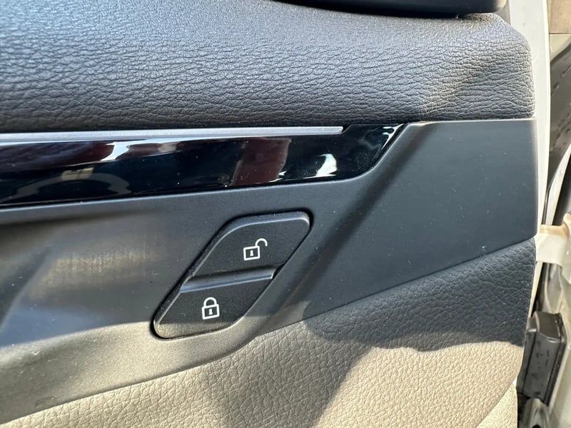 Photo de la voiture BMW X1 F48 sDrive 18i 136 ch BVA8 xLine