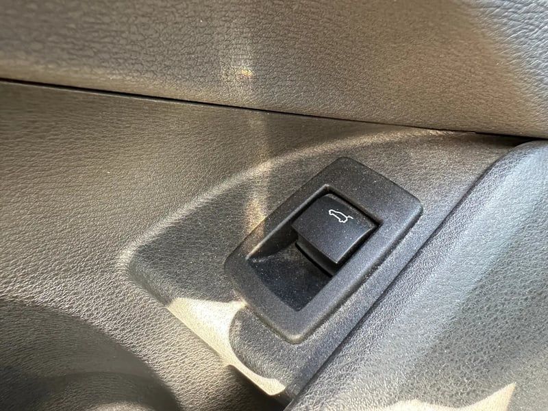 Photo de la voiture BMW X1 F48 sDrive 18i 136 ch BVA8 xLine