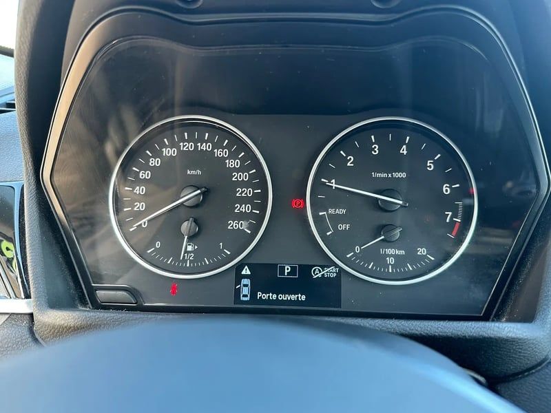 Photo de la voiture BMW X1 F48 sDrive 18i 136 ch BVA8 xLine