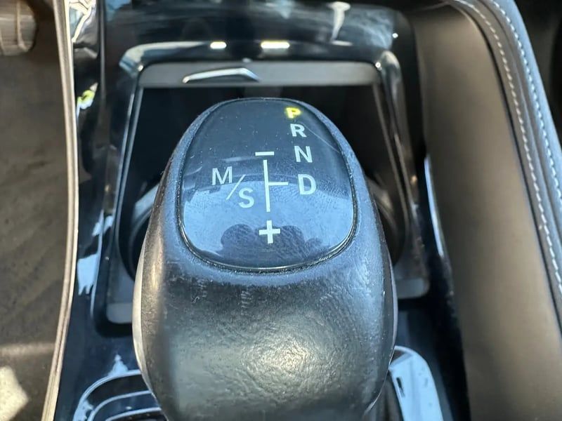 Photo de la voiture BMW X1 F48 sDrive 18i 136 ch BVA8 xLine